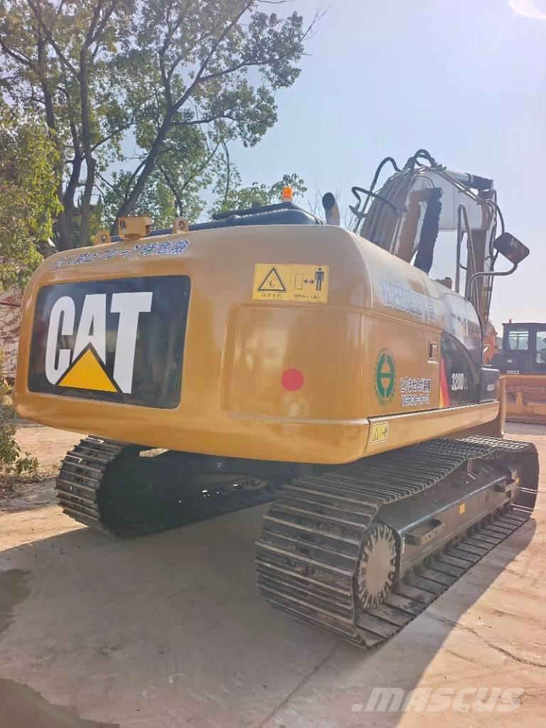 CAT 320 D2L Гусеничні екскаватори