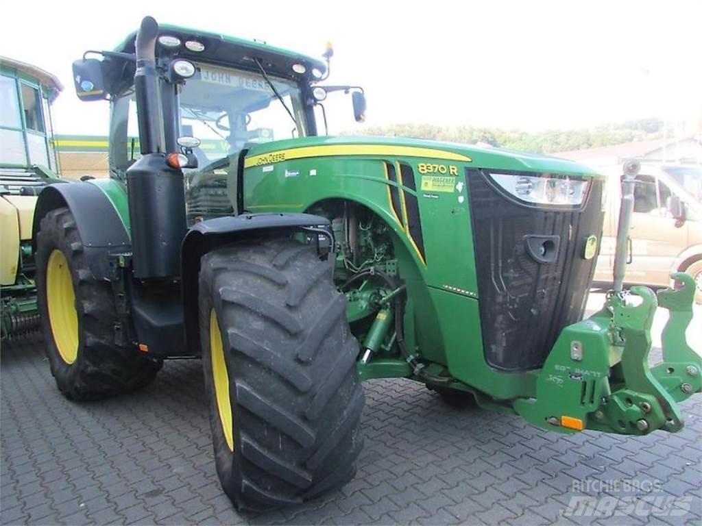 John Deere 8370R Трактори
