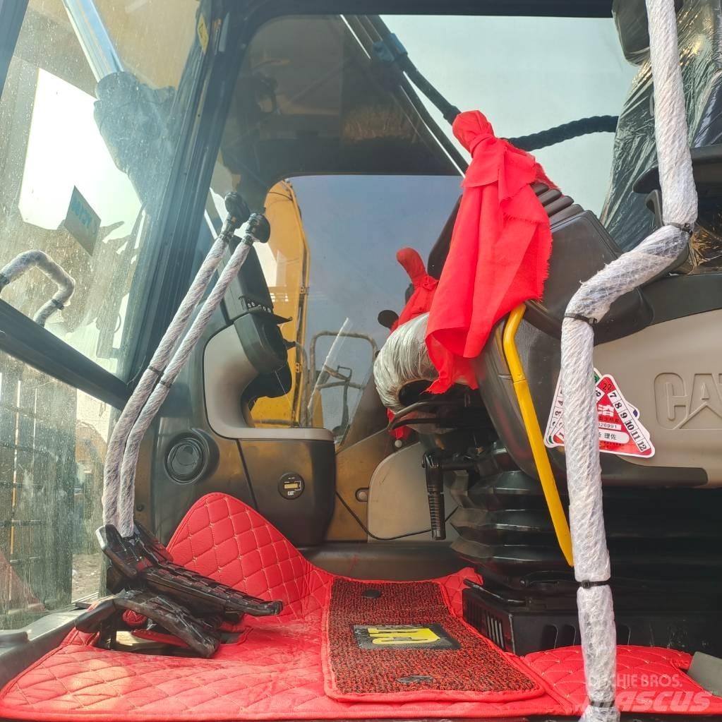 CAT 320D Гусеничні екскаватори
