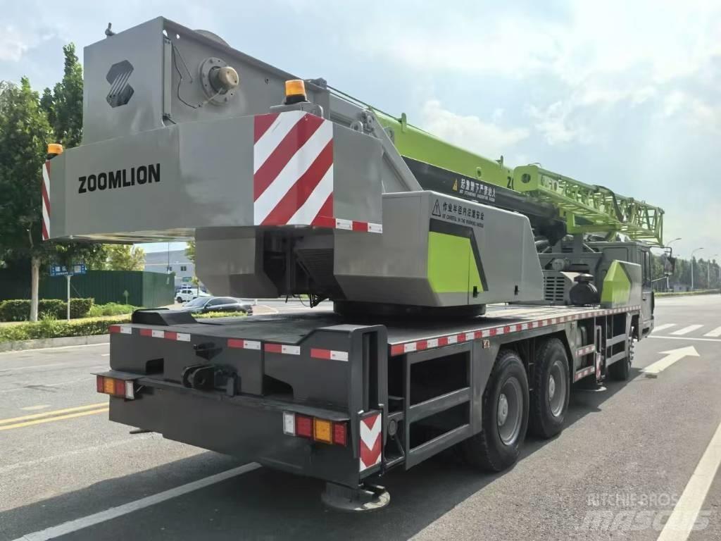 Zoomlion ZCT 251 V Підйомно-транспортне обладнання і вантажні ліфти