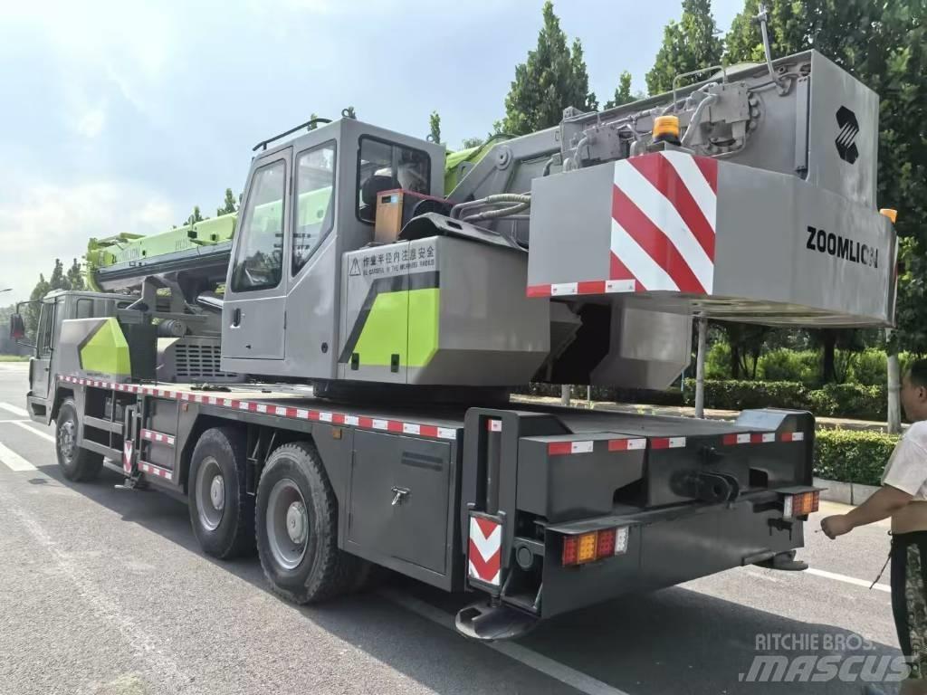 Zoomlion ZCT 251 V Підйомно-транспортне обладнання і вантажні ліфти