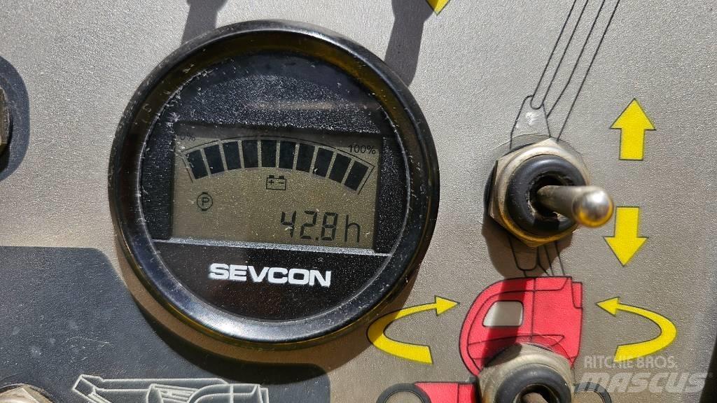 Manitou 170AETJ Колінчаті підйомники