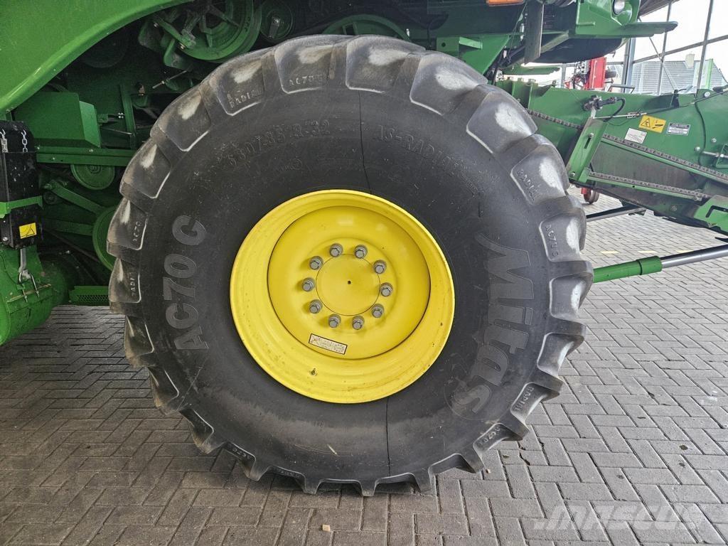 John Deere T560 i Зернозбиральні комбайни