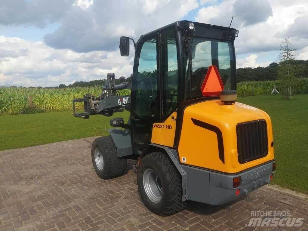 GiANT V 452 T HD Фронтальні навантажувачі