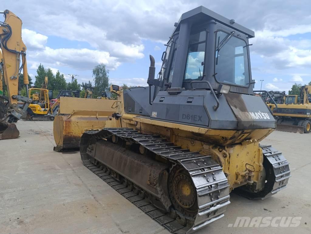 Komatsu D61EXL-12 Гусеничні бульдозери