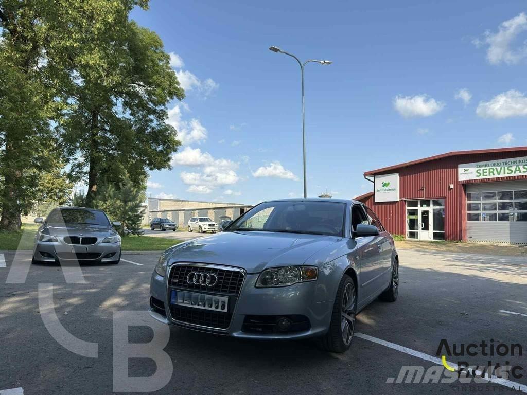 Audi A4 Автомобілі