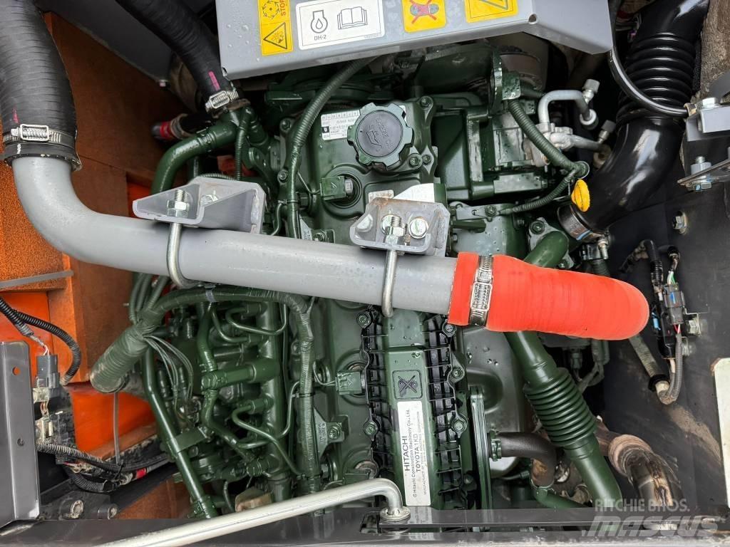 Hitachi ZX 130-7 Гусеничні екскаватори