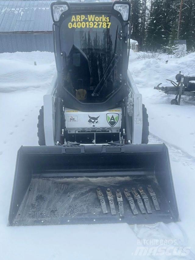 Bobcat S450 Міні-навантажувачі
