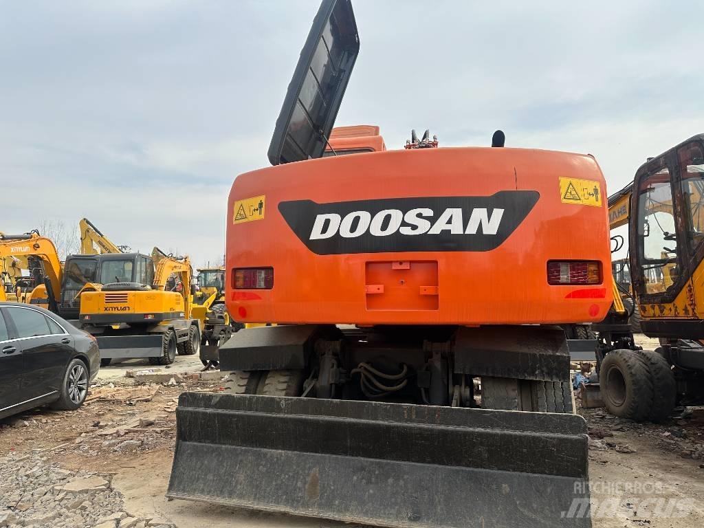 Doosan 150 Колісні екскаватори