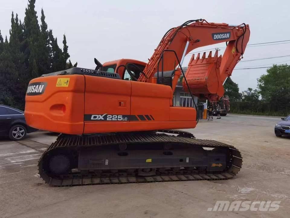 Doosan dx225 Гусеничні екскаватори