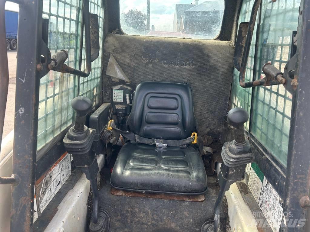 Bobcat 763 Міні-навантажувачі