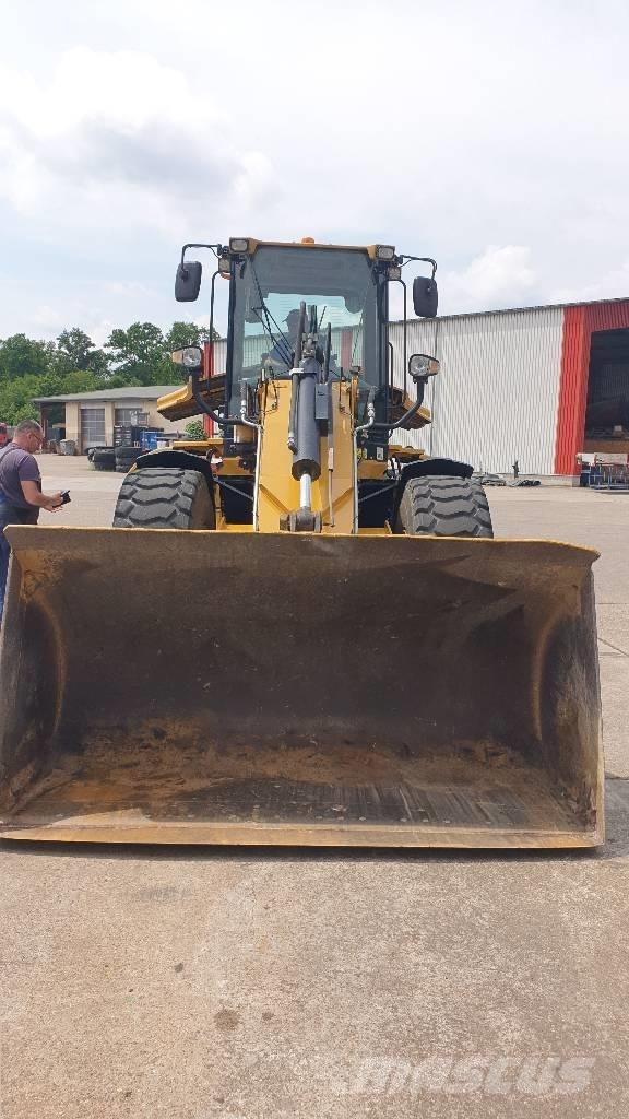 CAT 930 H Фронтальні навантажувачі
