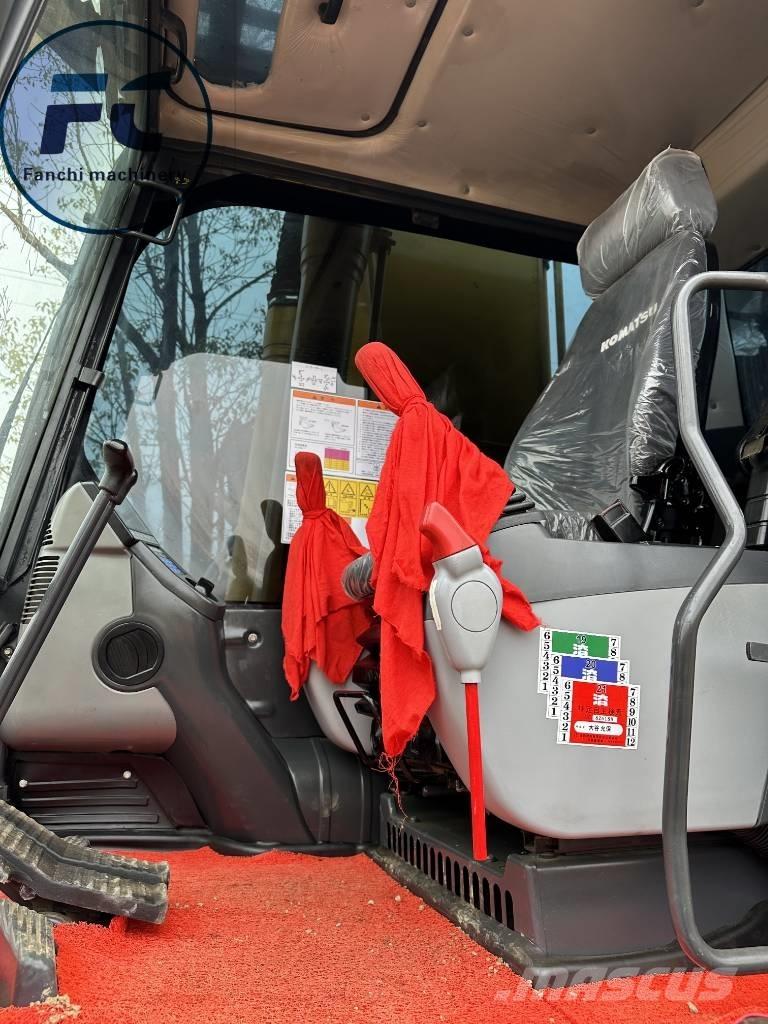 Komatsu 220 Гусеничні екскаватори