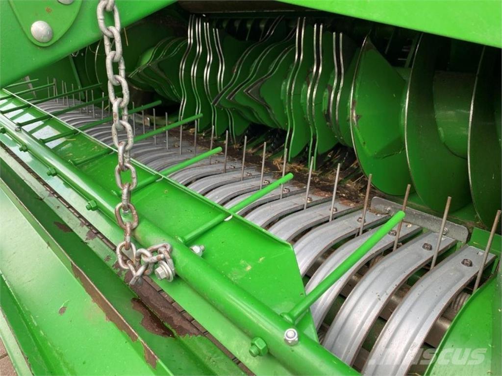 John Deere V 451 M Рулонні прес-підбирачі