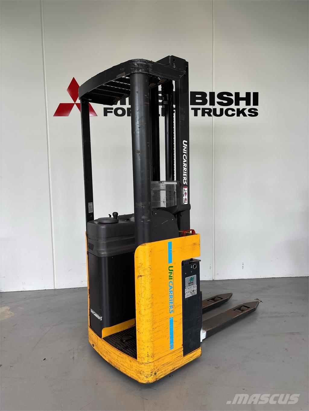 Atlet A160 Самохідні електроштабелери