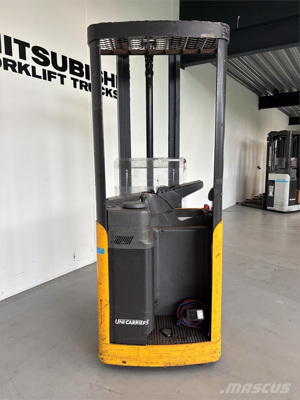 Atlet A160 Самохідні електроштабелери