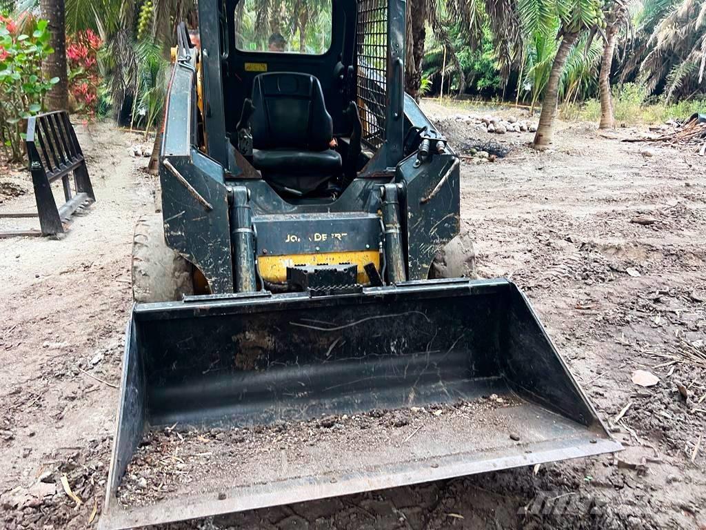 John Deere 312 Міні-навантажувачі