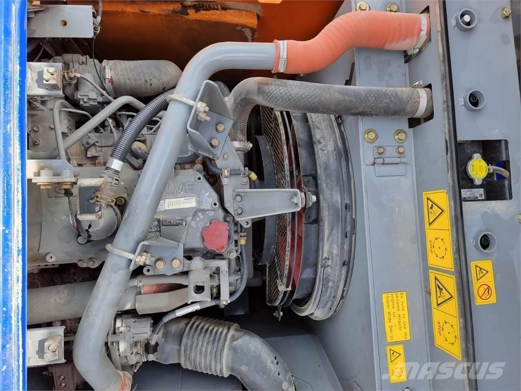 Hitachi ZX 210 LC-5B Гусеничні екскаватори