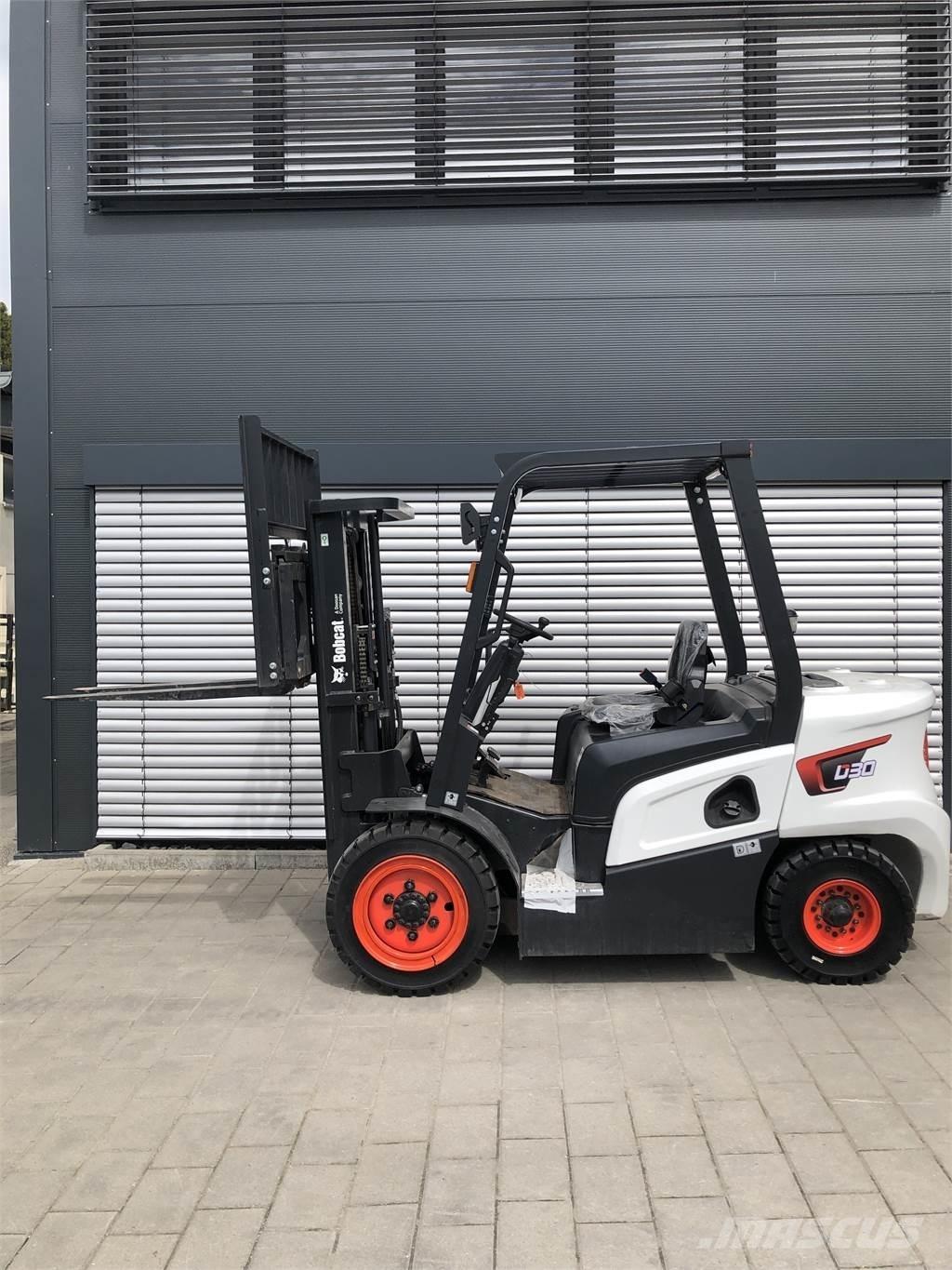 Bobcat D30NX Дизельні навантажувачі