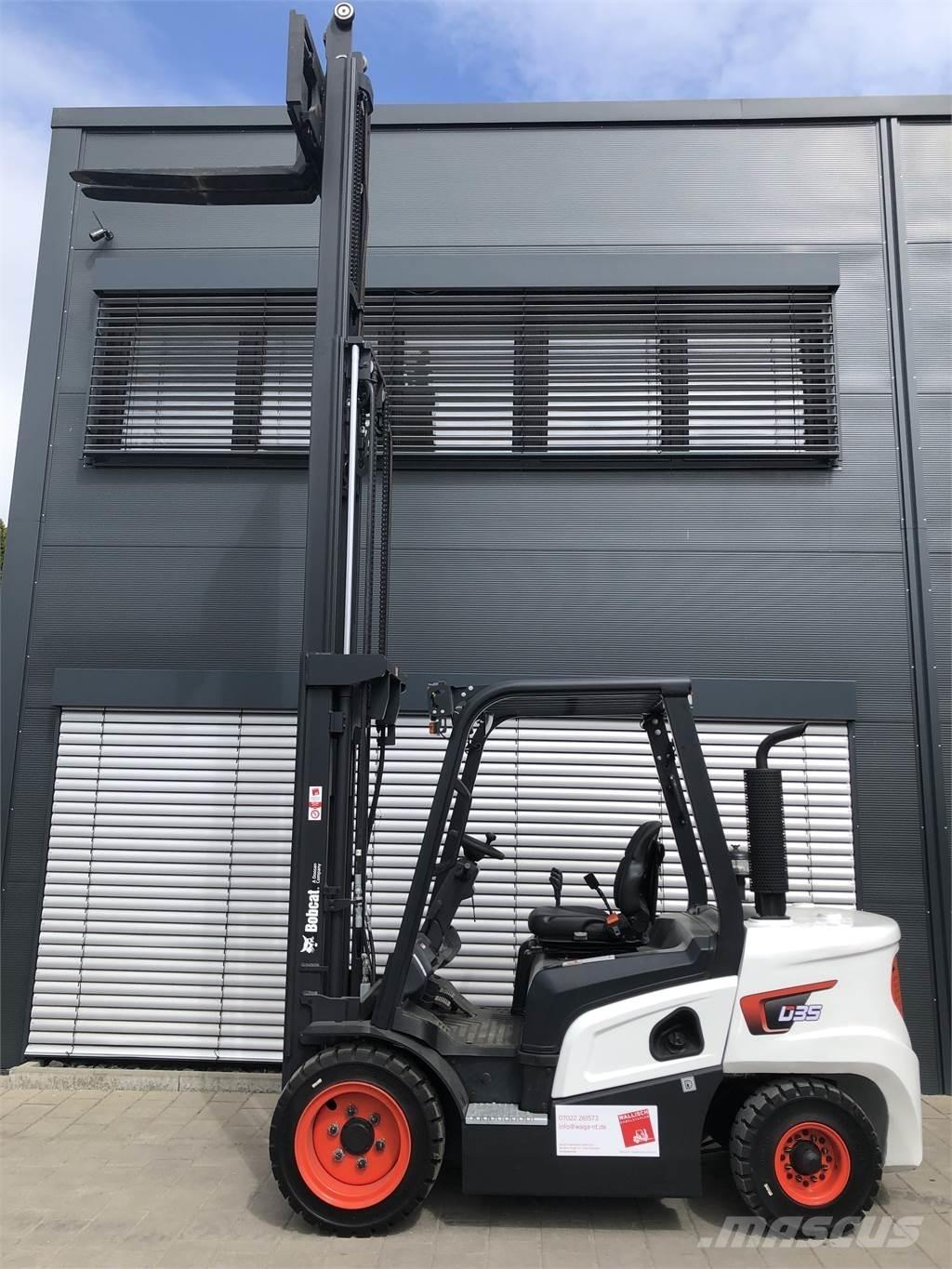 Bobcat D30NX Дизельні навантажувачі