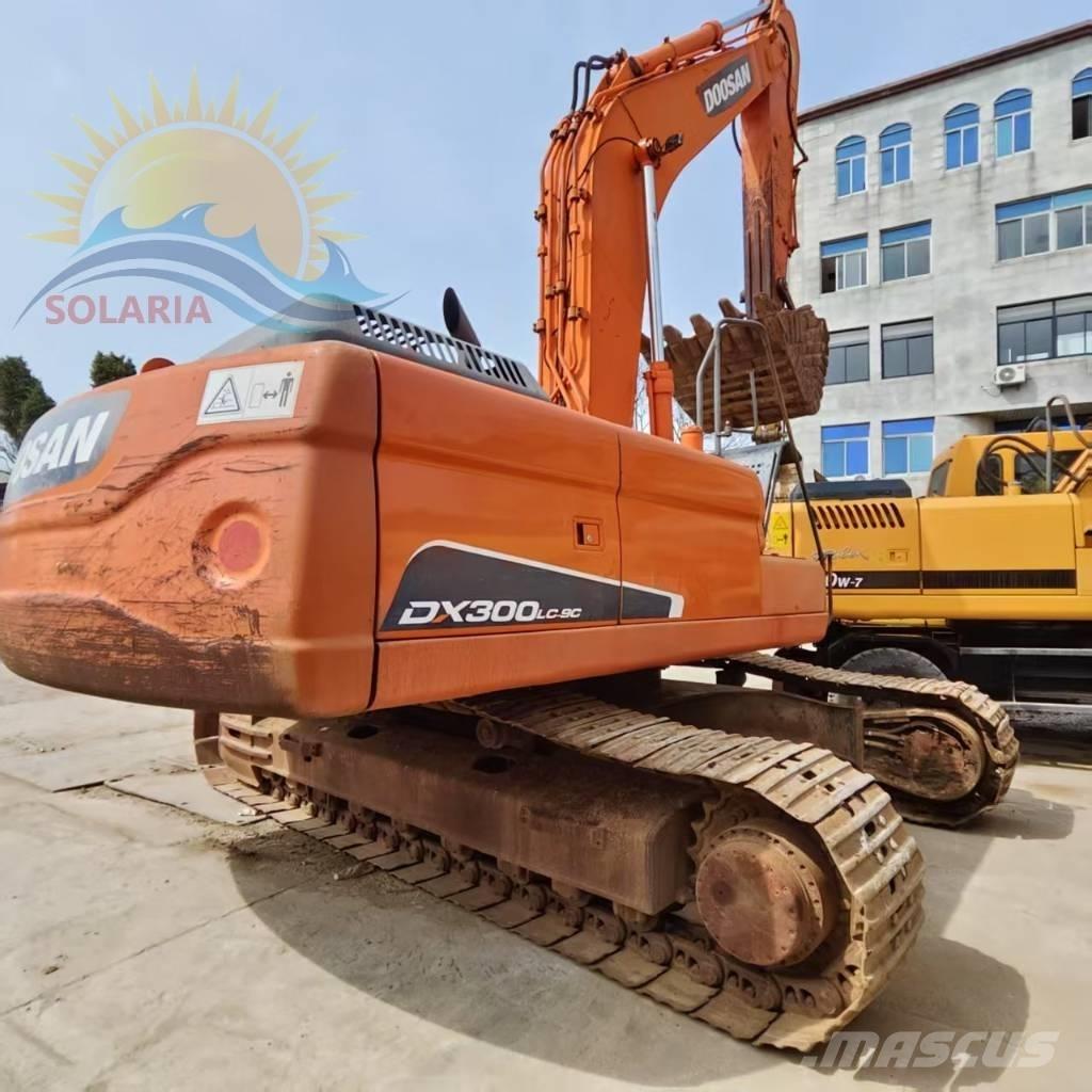 Doosan DX 300 LC Гусеничні екскаватори