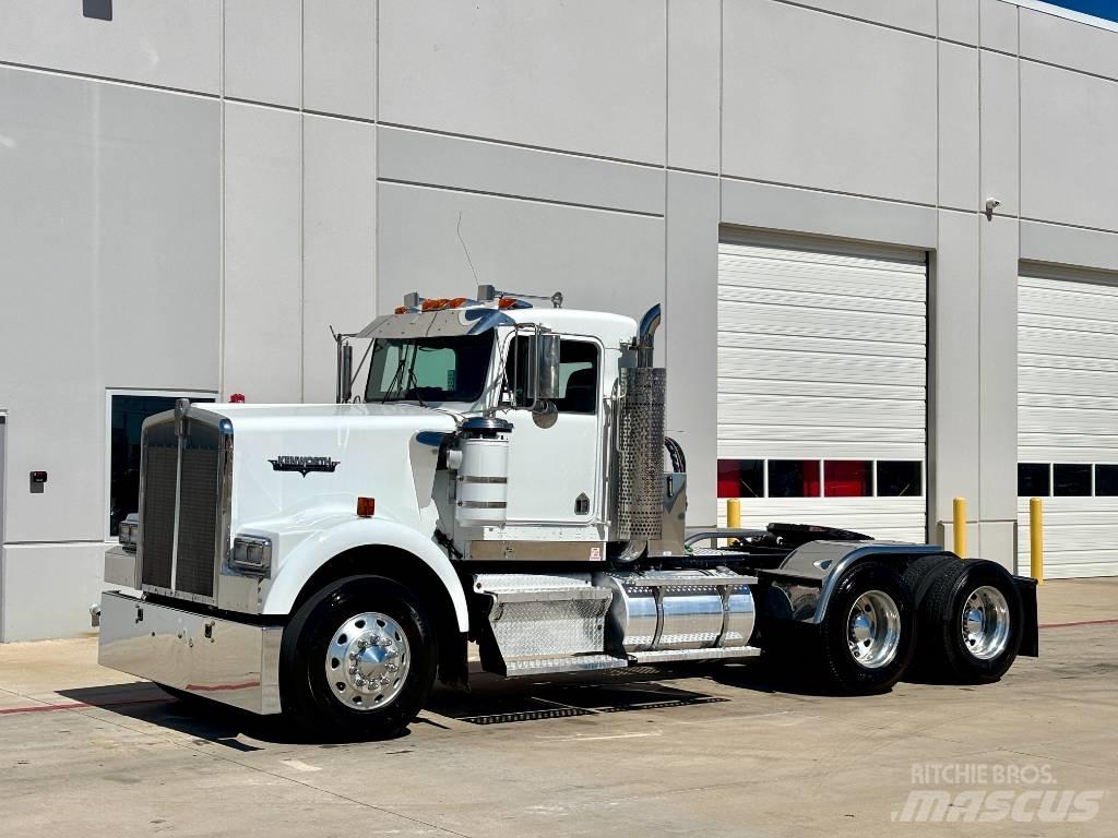 Kenworth W 900 Тягачі