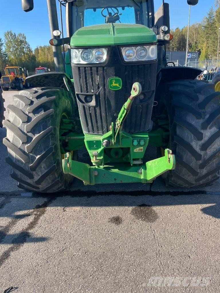 John Deere 7200 R Трактори