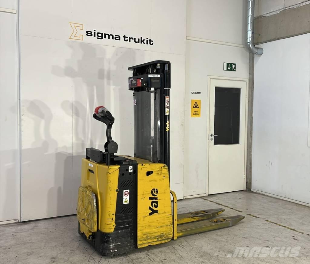 Yale MS 12 X Самохідні електроштабелери