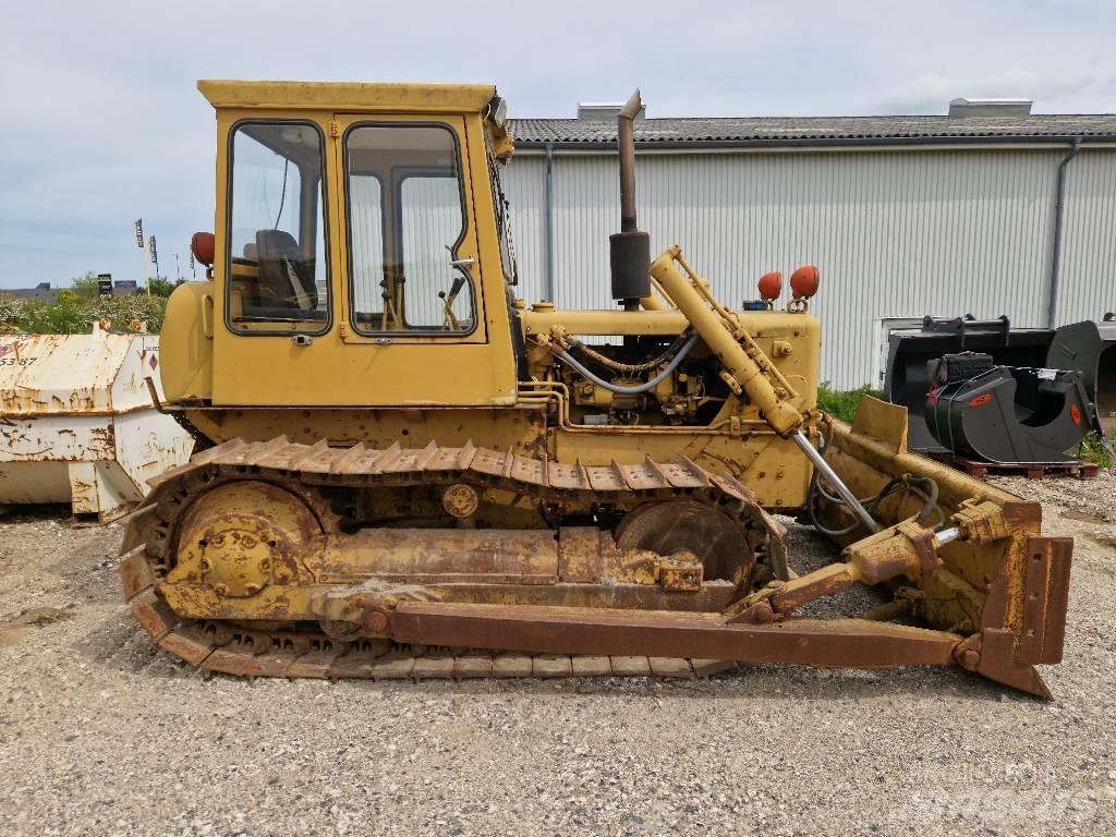 CAT D 4 D Гусеничні бульдозери