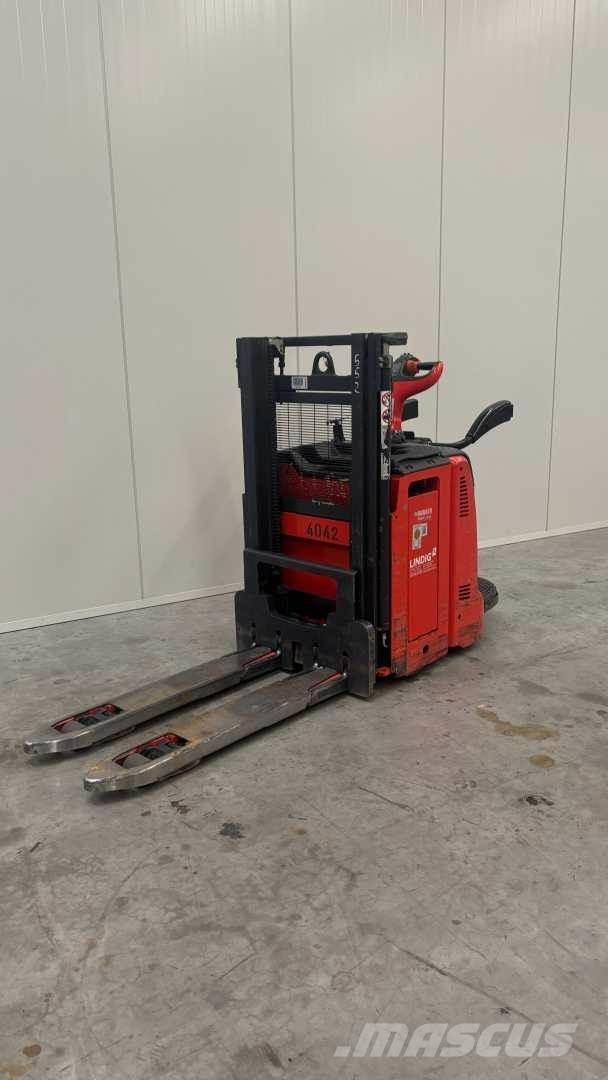 Linde D12AP Самохідні електроштабелери