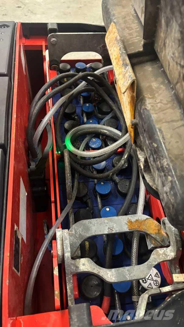 Linde D12AP Самохідні електроштабелери