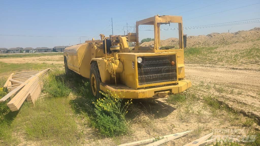 CAT 613 B Поливальні машини