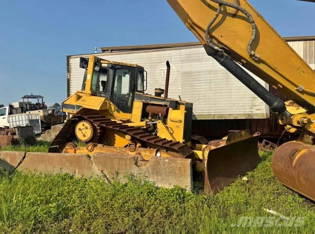 CAT D 6 M Гусеничні бульдозери