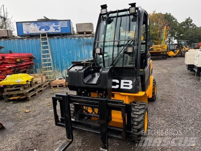 JCB T 35 Телескопічні навантажувачі