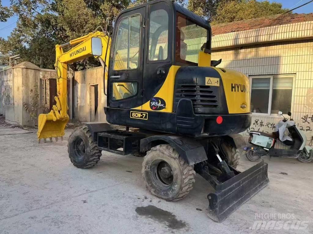 Hyundai 60 W Колісні екскаватори
