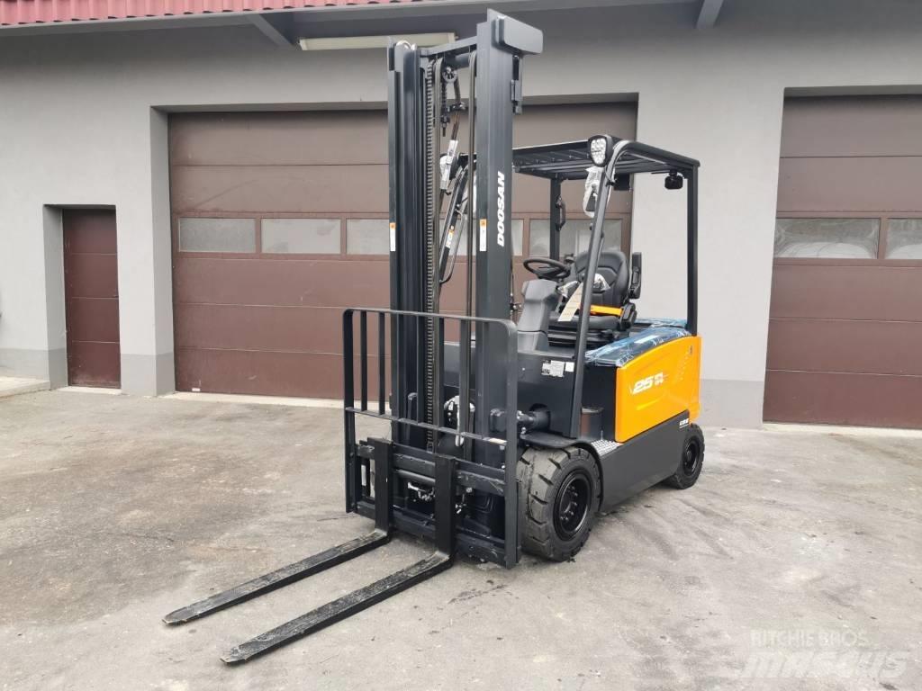Doosan B25S-7 Електронавантажувачі