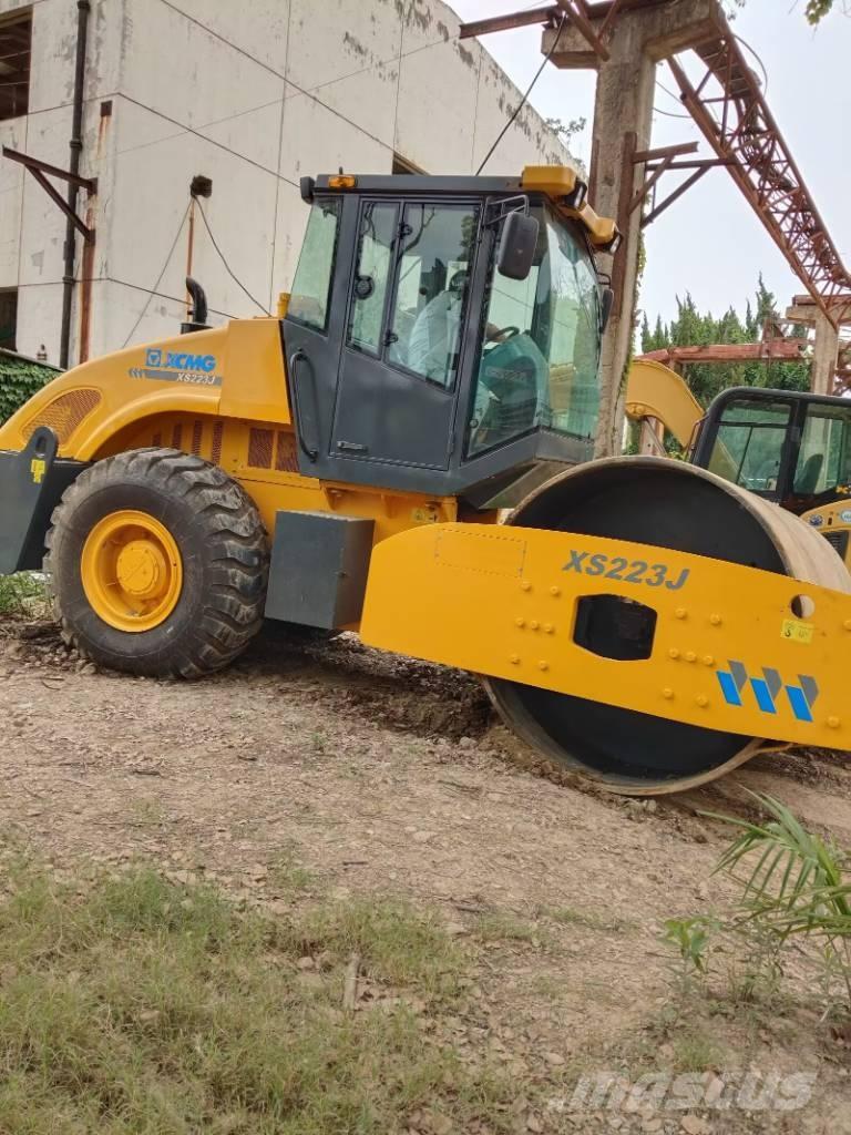 XCMG XS 223 J Грунтові котки