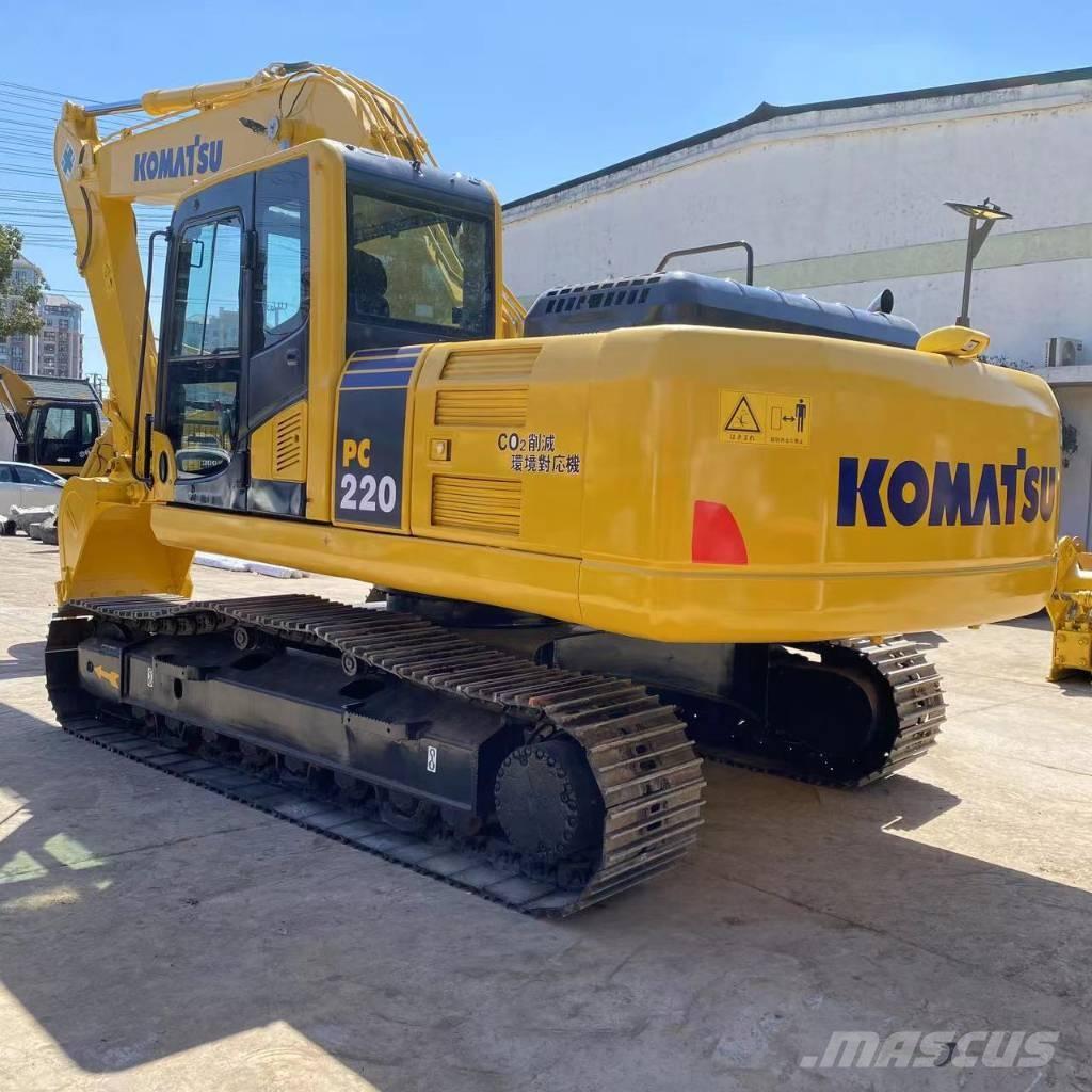 Komatsu PC 220 Гусеничні екскаватори