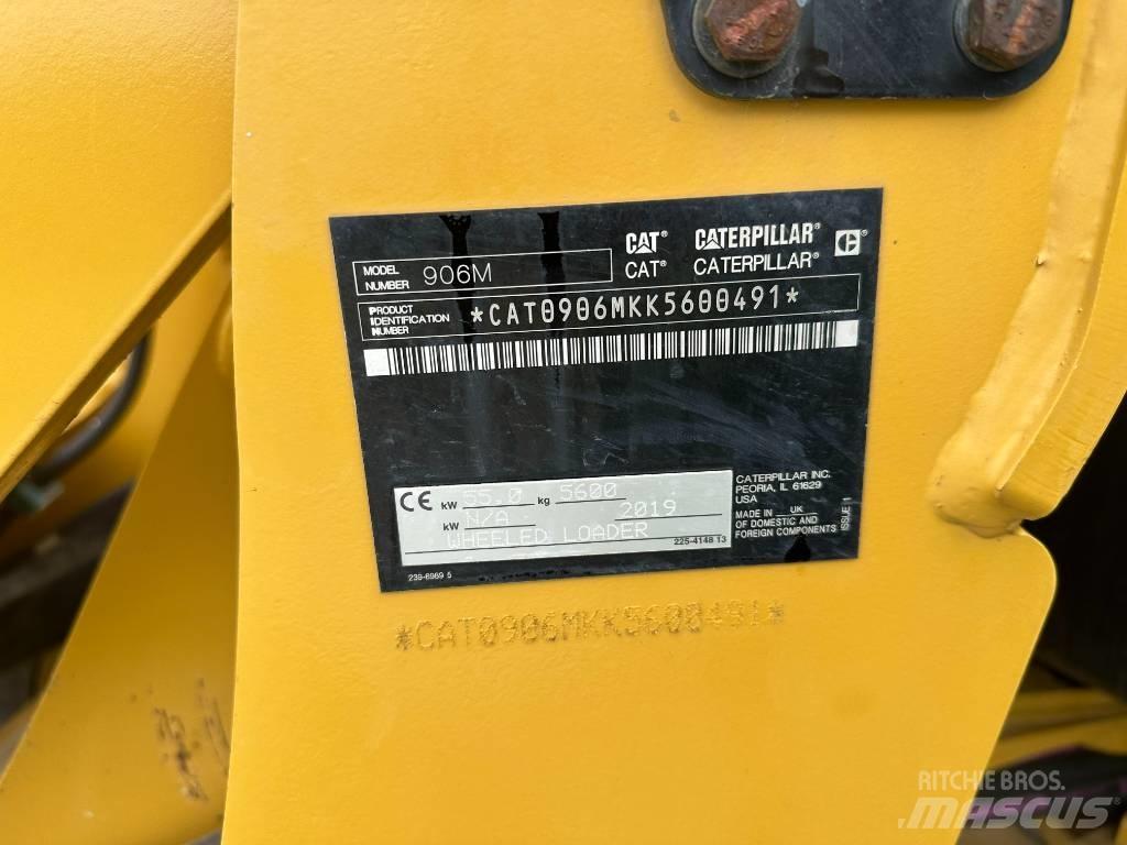 CAT 906 Фронтальні навантажувачі