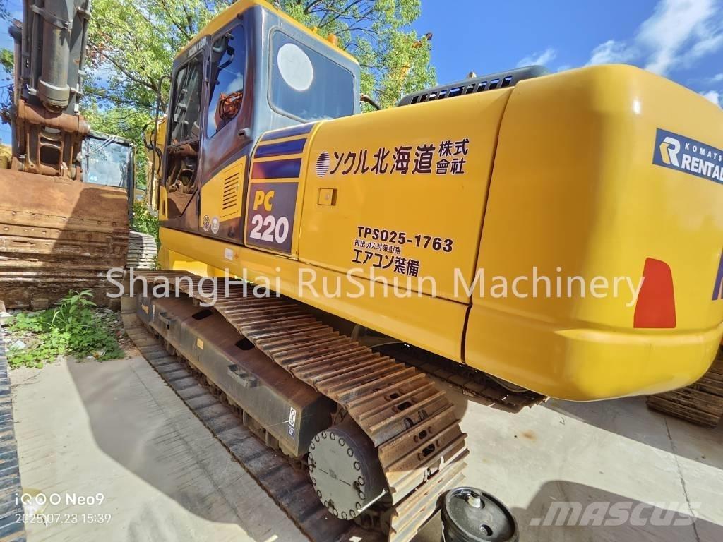 Komatsu 220-7 Гусеничні екскаватори