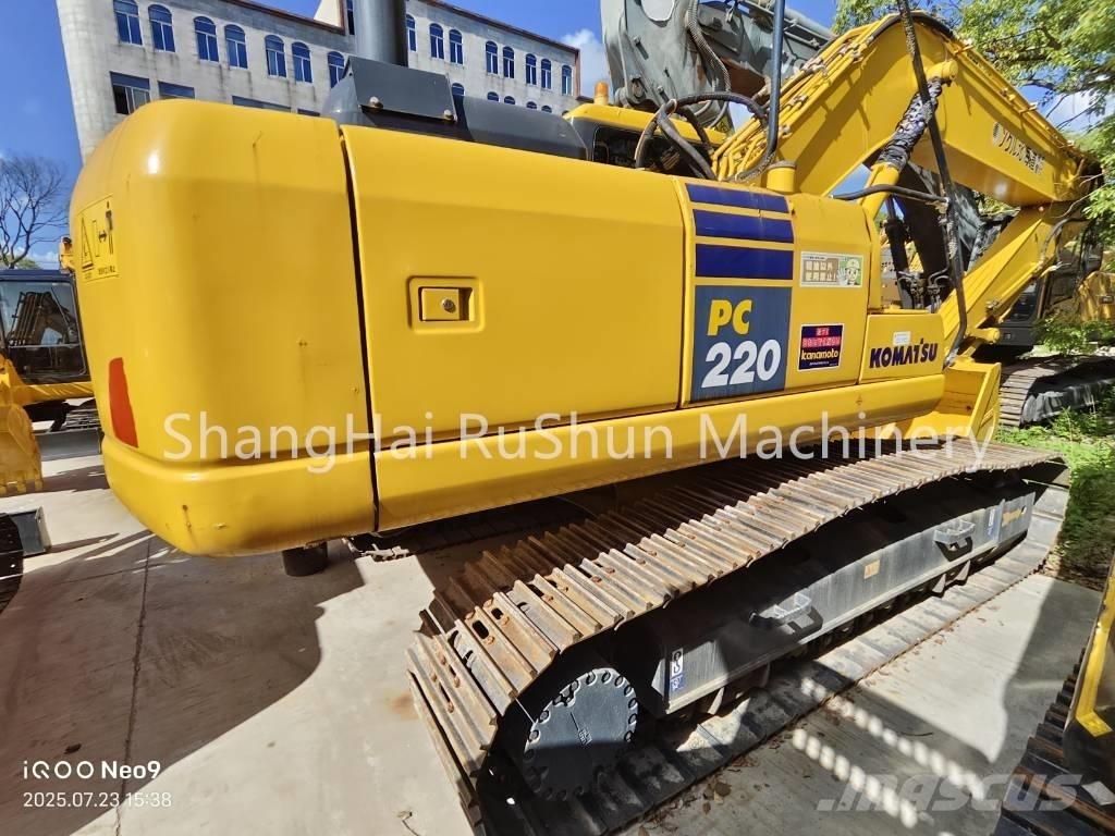 Komatsu 220-7 Гусеничні екскаватори