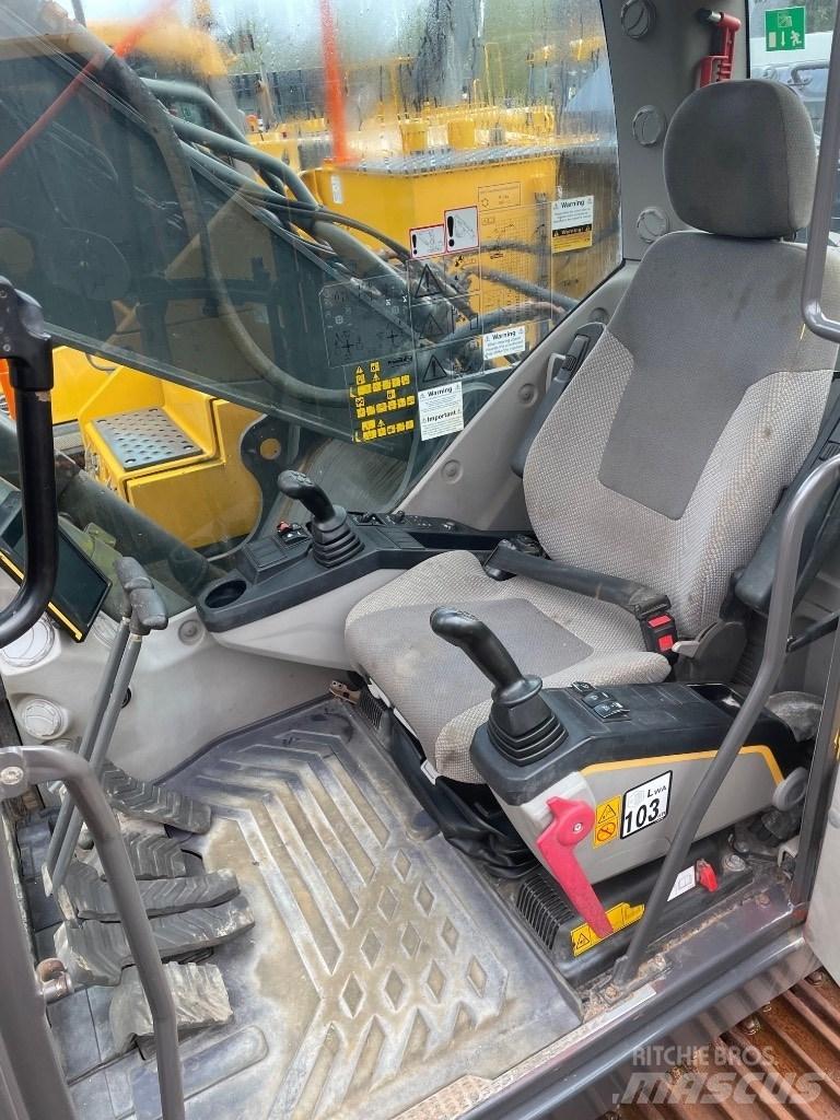 Volvo EC250EL Гусеничні екскаватори