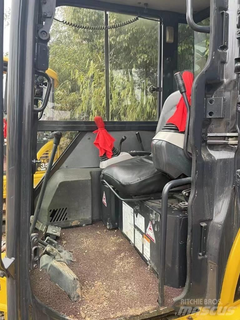 Komatsu PC30 Міні-екскаватори < 7т