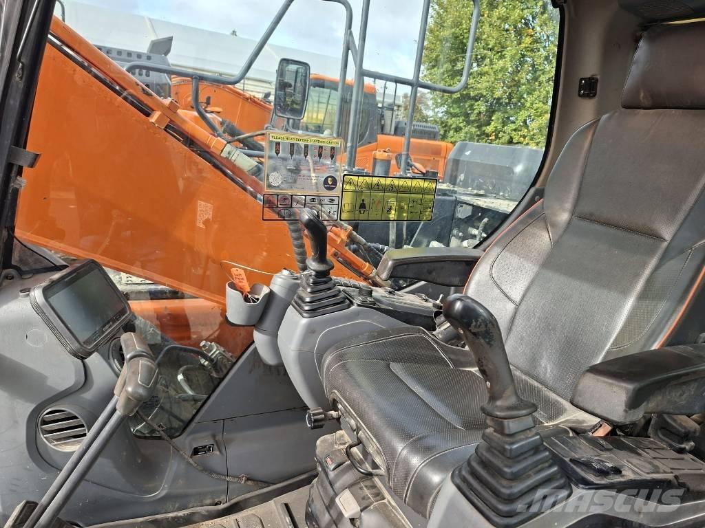 Doosan DX140LC-7 Гусеничні екскаватори