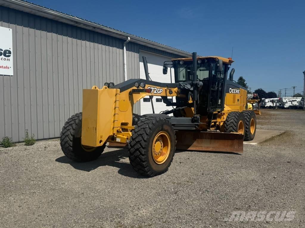 John Deere 672 GP Грейдери