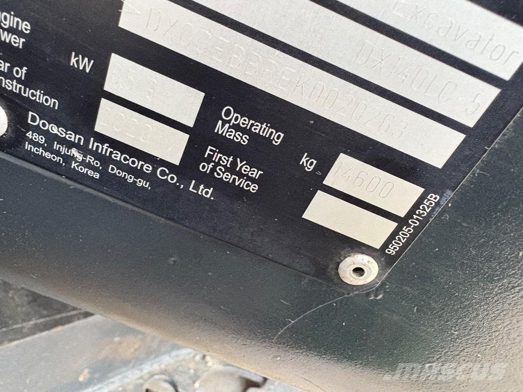 Doosan DX 140 LC Гусеничні екскаватори