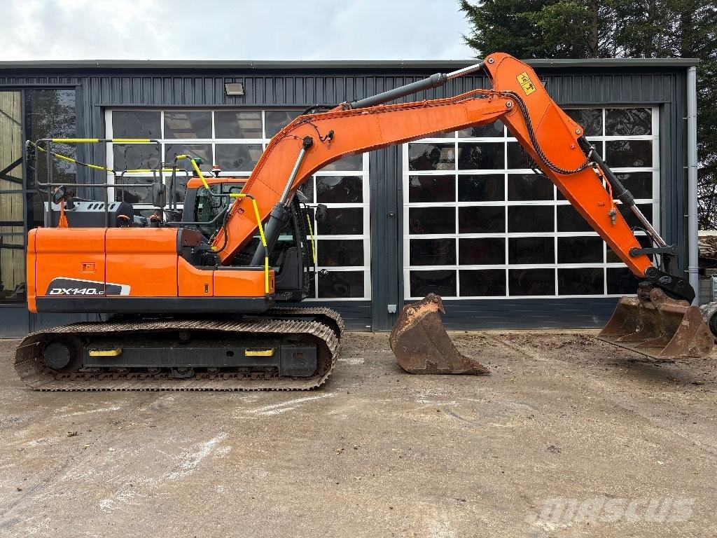 Doosan DX 140 LC Гусеничні екскаватори