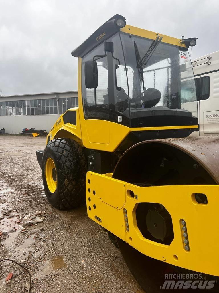 Bomag BW211 D5 Грунтові котки