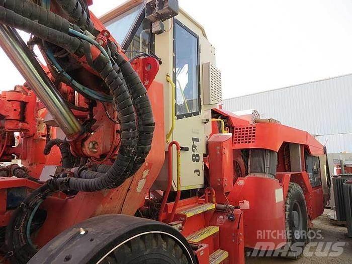 Sandvik DT 821 SC Свердлильні установки