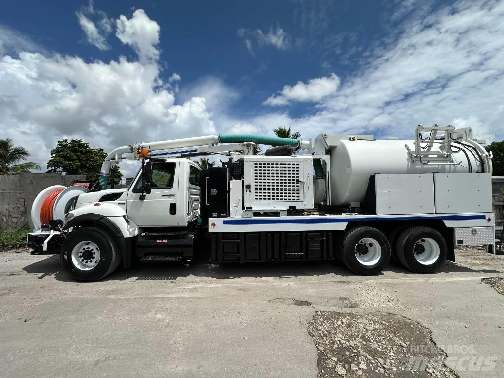 International 7400 Комбі/Вакуумні вантажівки